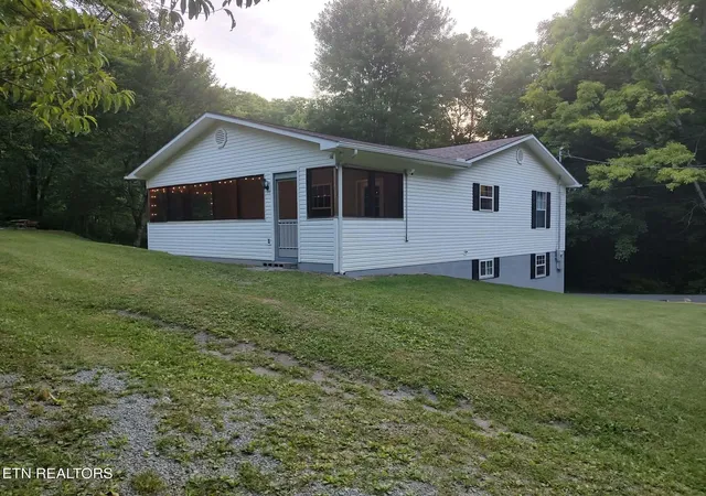 Photo 4 of Single family home for sale at 311 Greever Holw Rd, Tazewell, TN 37879 | MLS# 1344754 | Listing updated on 2026-06-19