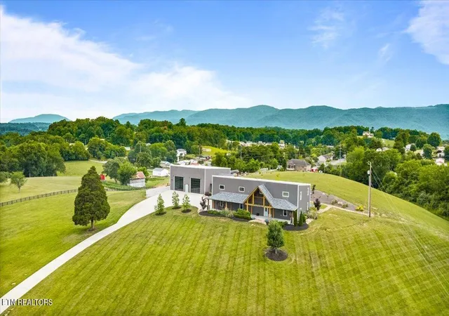 Homes for sale in Jacksboro, TN | 149 Island Ford Rd, Jacksboro, TN 37757 | MLS# 1345728