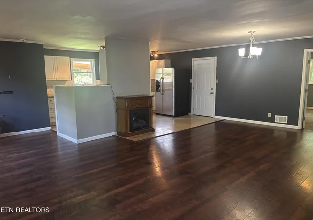 Photo 3 of Sale Pending at 104 Ashland Ln, Oak Ridge, TN 37830 | MLS# 1345315 | Listing updated on 2026-09-21
