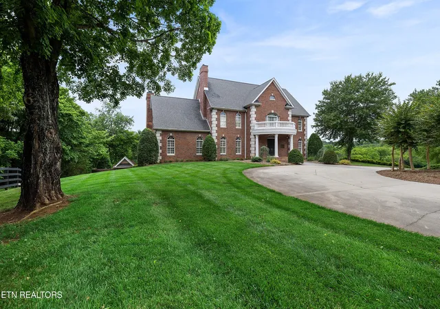 Photo 3 of Single family home for sale at 807 S Peters Rd, Knoxville, TN 37922 | MLS# 1344921 | Listing updated on 2026-06-19