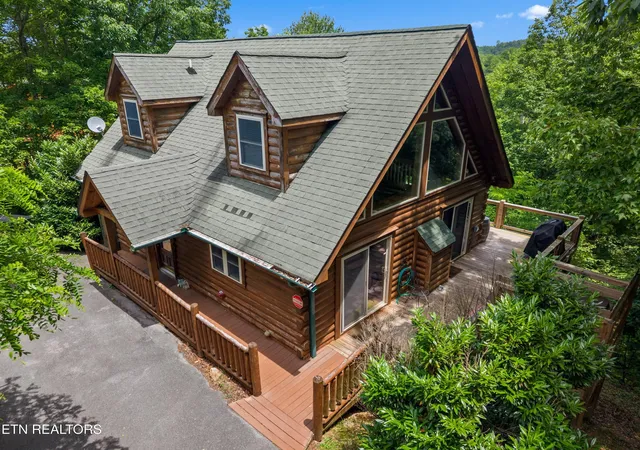 Photo 4 of Single family home for sale at 4160 Chamberlain Ln, Sevierville, TN 37862 | MLS# 1345022 | Listing updated on 2026-09-16
