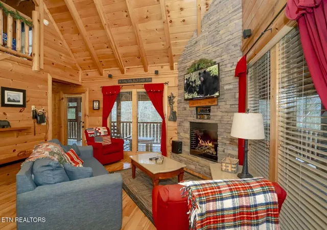 Photo 4 of Single family home for sale at 1928 Bear Crk Fls Way, Sevierville, TN 37862 | MLS# 1344906 | Listing updated on 2026-09-16