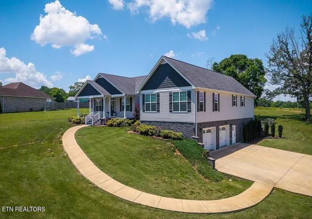 Photo 2 of Single family home for sale at 18 Faith Rae Blvd, Morrison, TN 37357 | MLS# 1344912 | Listing updated on 2026-08-30