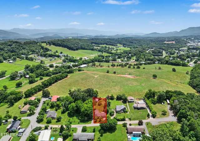 Photo 3 of Single family home for sale at 515 Morrell St, Newport, TN 37821 | MLS# 1344845 | Listing updated on 2026-09-24