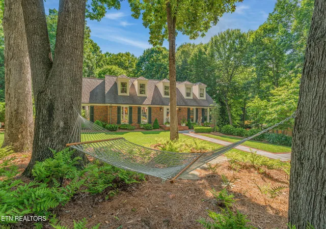 Photo 3 of Sale Pending at 5304 Hickory Holw Rd, Knoxville, TN 37919 | MLS# 1344925 | Listing updated on 2026-09-14