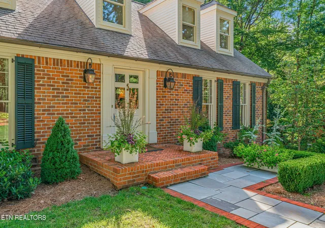 Photo 3 of Sale Pending at 5304 Hickory Holw Rd, Knoxville, TN 37919 | MLS# 1344925 | Listing updated on 2026-09-14