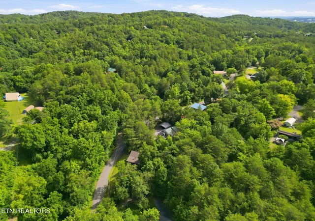 32nd image of 3042 Crestview Ct, Sevierville, TN 37862 | MLS# 1345867