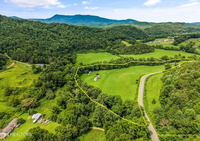 Photo 1 of Single family home for sale at 4845 Pearl Valley Rd, Sevierville, TN 37876 | MLS# 1345923 | Listing updated on 2026-06-26