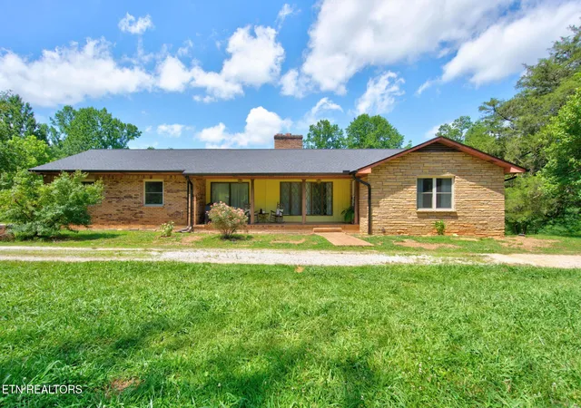 Homes for sale in Cookeville, TN | 2584 Ditty Rd, Cookeville, TN 38506 | MLS# 1345222