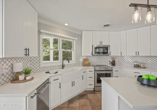 Photo 3 of Single family home for sale at 489 Jefferson Ln, Clinton, TN 37716 | MLS# 1353327 | Listing updated on 2026-09-28
