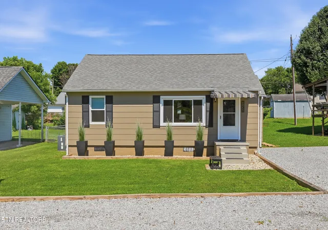 2nd image of 1128 Huffland Dr, Loudon, TN 37774 | MLS# 1345001