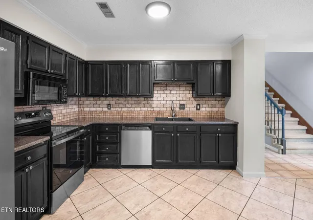 Homes for sale in Knoxville, TN | 5032 Griffins Gate Ln, Knoxville, TN 37912 | MLS# 1345639