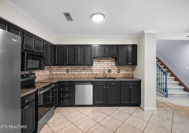 Homes for sale in Knoxville, TN | 5032 Griffins Gate Ln, Knoxville, TN 37912 | MLS# 1345639