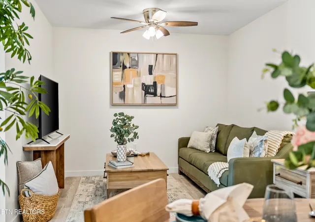 4th image of 227 Sharon Dr, Sevierville, TN 37863