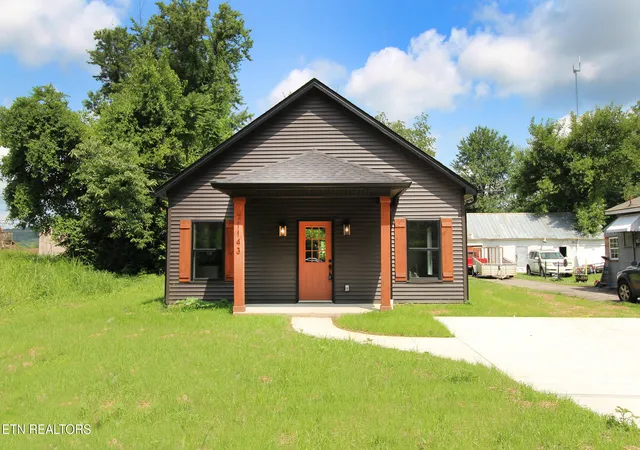 Photo 3 of Single family home for sale at 1143 Massachusetts Ave, Knoxville, TN 37921 | MLS# 1344850 | Listing updated on 2026-09-18
