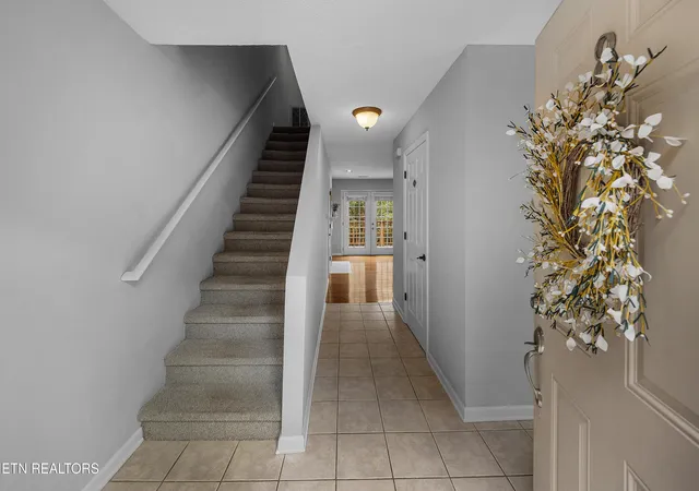 Homes for sale in Knoxville, TN | 437 S Gallaher View Rd #8, Knoxville, TN 37919 | MLS# 1345040