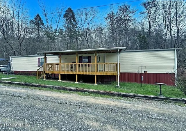 Homes for sale in Caryville, TN | 138 Pearly Ward Ln, Caryville, TN 37714 | MLS# 1344844