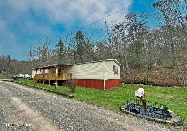 Homes for sale in Caryville, TN | 138 Pearly Ward Ln, Caryville, TN 37714 | MLS# 1344844