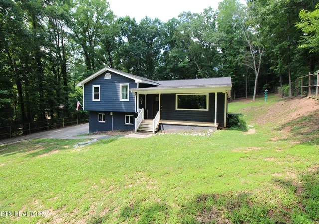 Photo 1 of Single family home for sale at 1617 N Campbell Sta Rd, Knoxville, TN 37932 | MLS# 1344848 | Listing updated on 2026-08-03