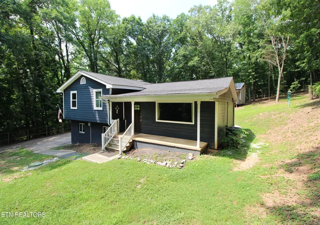Photo 3 of Single family home for sale at 1617 N Campbell Sta Rd, Knoxville, TN 37932 | MLS# 1344848 | Listing updated on 2026-08-03