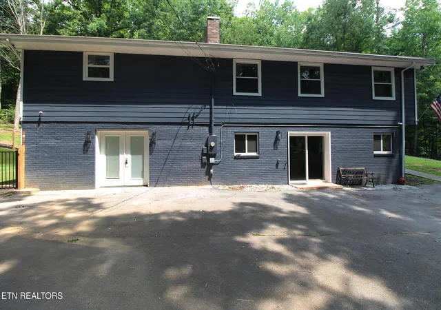 Photo 3 of Single family home for sale at 1617 N Campbell Sta Rd, Knoxville, TN 37932 | MLS# 1344848 | Listing updated on 2026-08-03
