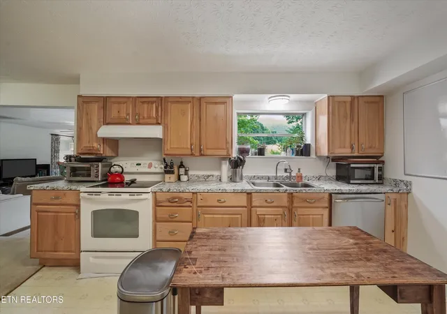4th image of 127 Mountain Rd, Oliver Springs, TN 37840 | MLS# 1345457