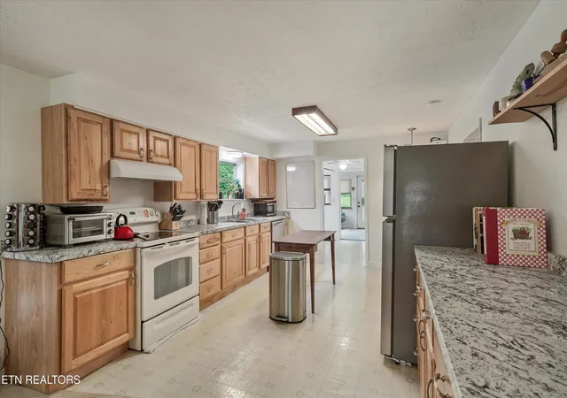5th image of 127 Mountain Rd, Oliver Springs, TN 37840 | MLS# 1345457