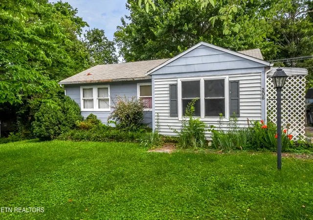 Photo 1 of Sale Pending at 206 Main Rd, Maryville, TN 37804 | MLS# 1345918 | Listing updated on 2026-08-29