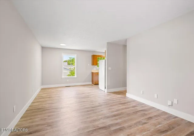 2nd image of 105 Jessica Ln, La Follette, TN 37766 | MLS# 1345461