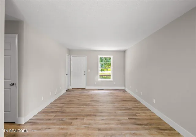 3rd image of 105 Jessica Ln, La Follette, TN 37766 | MLS# 1345461