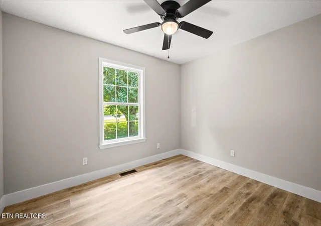 4th image of 105 Jessica Ln, La Follette, TN 37766 | MLS# 1345461