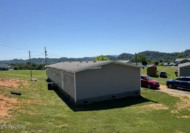 Homes for sale in Tazewell, TN | 122 Pearlie Ln, Tazewell, TN 37879 | MLS# 1344886