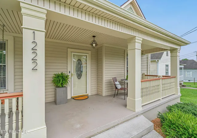 Homes for sale in Knoxville, TN | 1222 Minnesota Ave, Knoxville, TN 37921 | MLS# 1344984