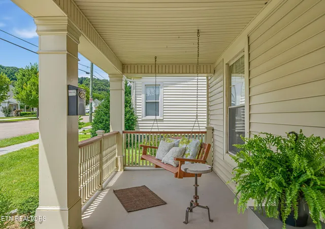 Homes for sale in Knoxville, TN | 1222 Minnesota Ave, Knoxville, TN 37921 | MLS# 1344984
