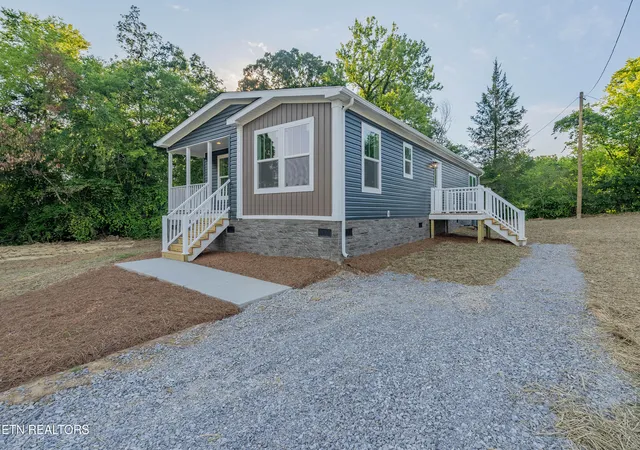 Photo 2 of Sale Pending at 2119 Tipton Sta Rd, Knoxville, TN 37920 | MLS# 1346114 | Listing updated on 2026-08-29