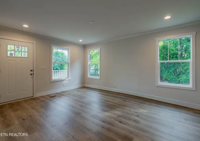 Photo 3 of Sale Pending at 2119 Tipton Sta Rd, Knoxville, TN 37920 | MLS# 1346114 | Listing updated on 2026-08-29