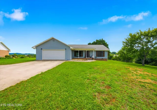 Homes for sale in Vonore, TN | 217 S Rolling Ridge Ln S Ln, Vonore, TN 37885 | MLS# 1344930
