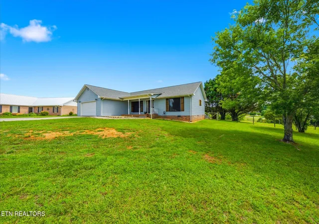 Homes for sale in Vonore, TN | 217 S Rolling Ridge Ln S Ln, Vonore, TN 37885 | MLS# 1344930