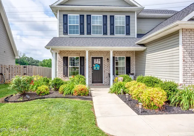 Photo 3 of Sale Pending at 4841 Stoneyhurst Ln, Knoxville, TN 37918 | MLS# 1344948 | Listing updated on 2026-08-22