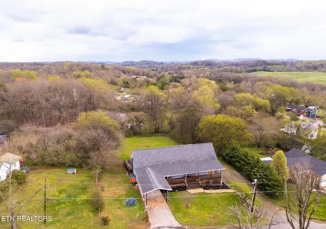 Homes for sale in Louisville, TN | 2829 Spruce Hill Rd, Louisville, TN 37777 | MLS# 1344937