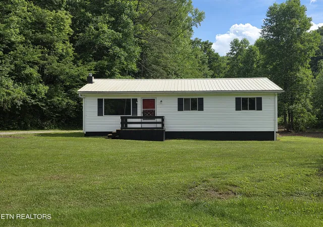 Homes for sale in Robbins, TN | 125 Willoughby Ln, Robbins, TN 37852 | MLS# 1345008