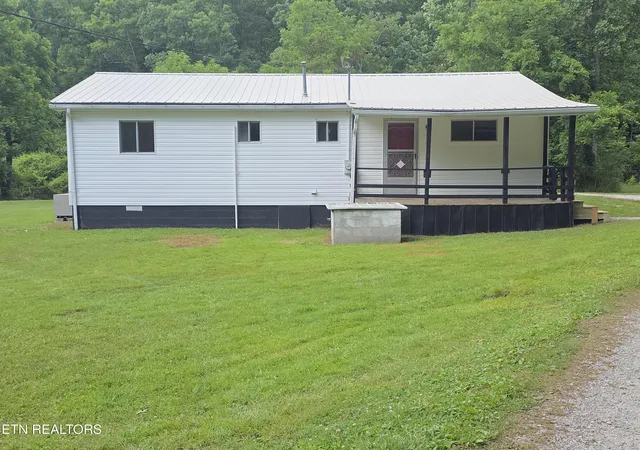 Homes for sale in Robbins, TN | 125 Willoughby Ln, Robbins, TN 37852 | MLS# 1345008