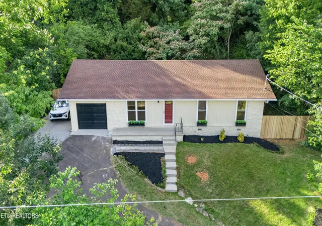 Photo 2 of Single family home for sale at 4205 Sherry Dr, Knoxville, TN 37918 | MLS# 1344944 | Listing updated on 2026-09-04