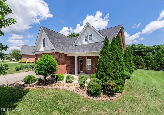 Homes for sale in Clinton, TN | 120 Meridian Wy, Clinton, TN 37716 | MLS# 1345126