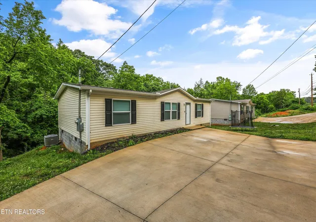 Homes for sale in Morristown, TN | 1487 Shields Ferry Rd, Morristown, TN 37814 | MLS# 1344998