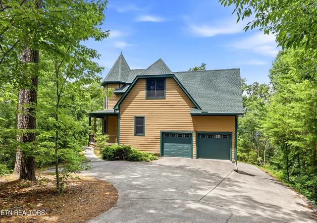 Photo 2 of Single family home for sale at 725 Soft Rush Way, Maryville, TN 37803 | MLS# 1345192 | Listing updated on 2026-10-07