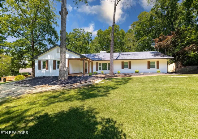 Photo 2 of Sale Pending at 244 Guinnwood Ln, Knoxville, TN 37922 | MLS# 1345296 | Listing updated on 2026-08-03