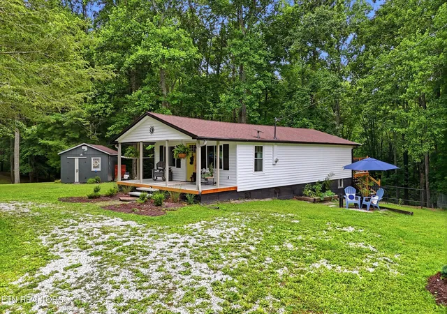 Homes for sale in Rockwood, TN | 1968 Dry Hill Rd, Rockwood, TN 37854 | MLS# 1346560