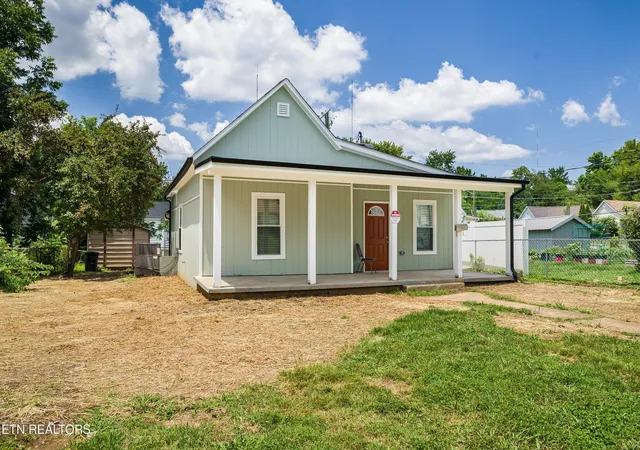 1st image of 427 Oglewood Ave, Knoxville, TN 37917 | MLS# 1346418