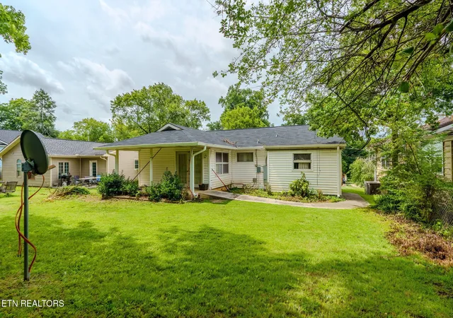 Photo 1 of Single family home for sale at 2307 Peachtree St, Knoxville, TN 37920 | MLS# 1346121 | Listing updated on 2026-07-23